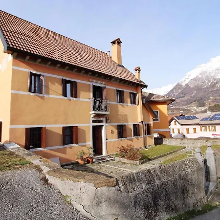 Feriehus Charming Alpine Retreat For 9