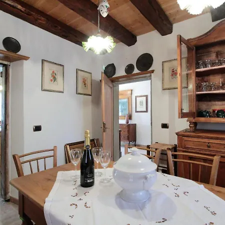 Feriehus Charming Alpine Retreat For 9 Chies d'Alpago